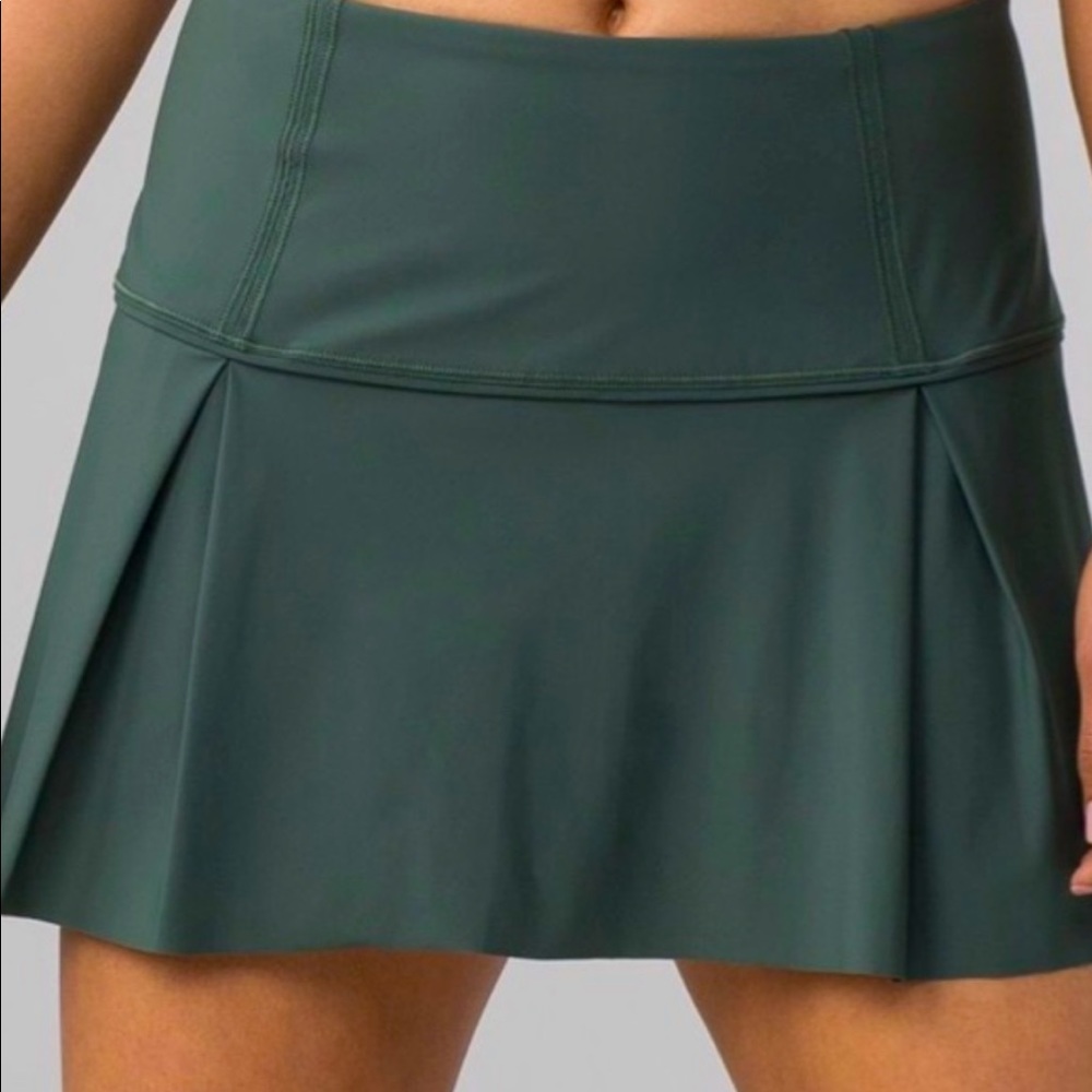Lost in Pace Lululemon skirt. 10 Tall. Olive color